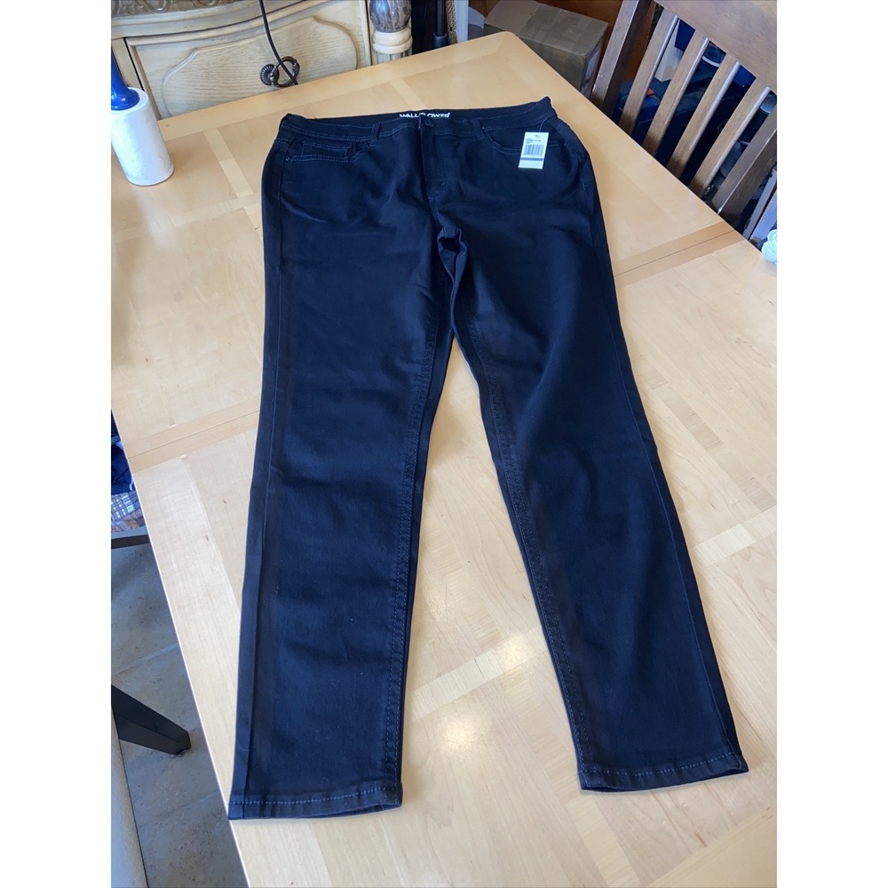 wallflower Black Jeans Women's Size 18 Logan Straight Leg Denim